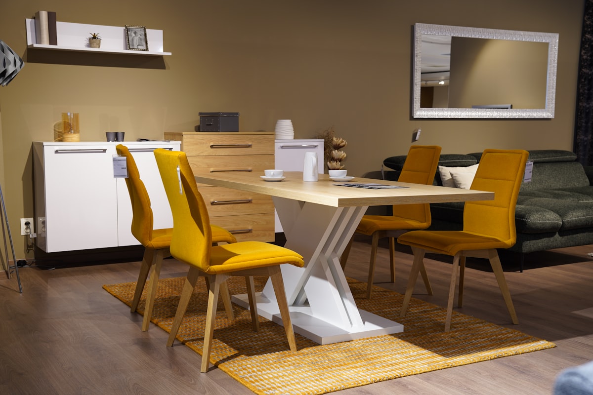Dining room table and chair set on display